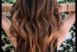 امرأة سمراء Balayage Bliss: الحصول على مظهر امرأة سمراء قبلتها الشمس