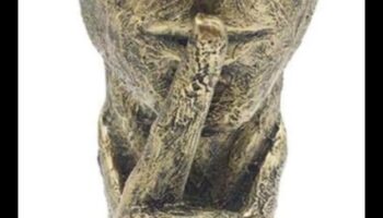 الصمت المنحوت: اللغة الفنية لتماثيل العصور الوسطى